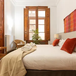 great-spacious-apartment-in-the-gothic-district-city-center.topbarcelonahotels.com/