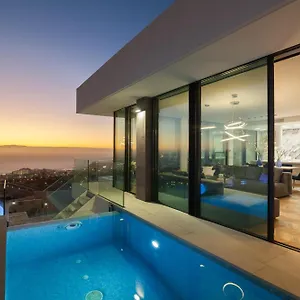 200m New E With Priv/heated Pool, Ocean View. Villa