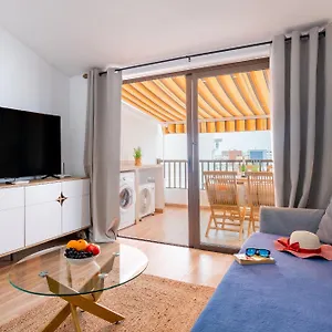 15 Parque San Eugenio Studio Sea View Apartment